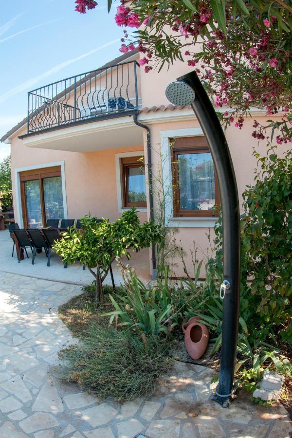 House /Villa Maja Ližnjan Eksteriør billede
